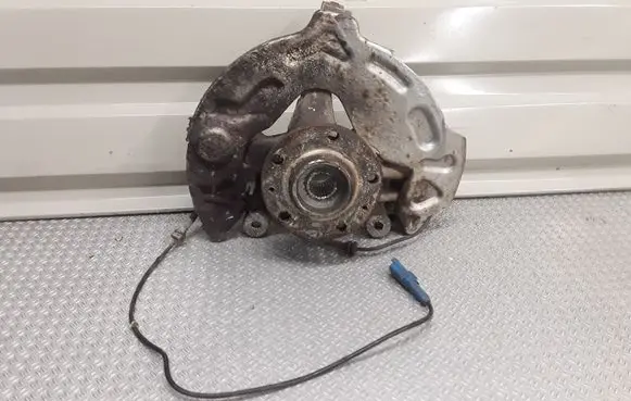 Peugeot 508 Front wheel hub spindle knuckle