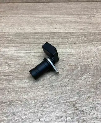 BMW X3 E83 Crankshaft position sensor 1709616 1639805