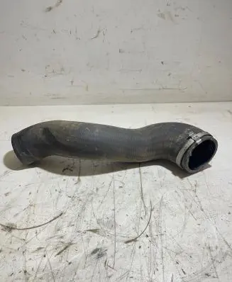 Volvo V70 Intercooler hose/pipe P8765
