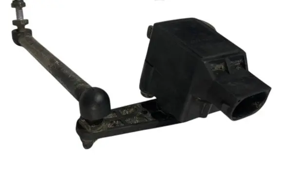 Headlight/headlamp level sensor