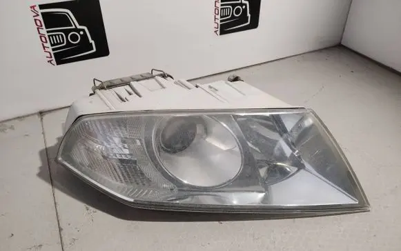 Skoda Octavia Mk2 (1Z) Headlight/headlamp E8203577