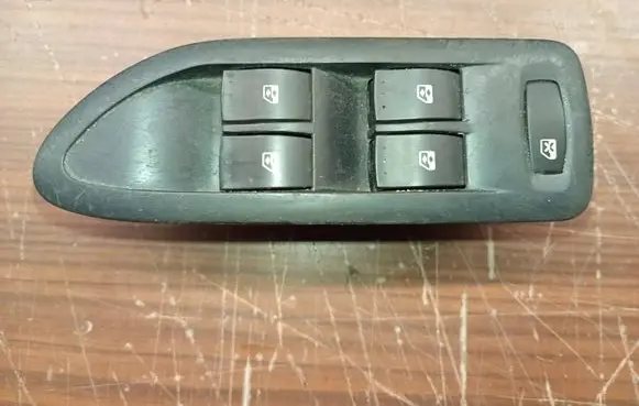 Renault Laguna II Electric window control switch 8200397299