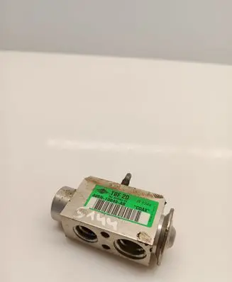Ford Grand C-MAX Air conditioning (A/C) expansion valve AV6N19849AB 32456302