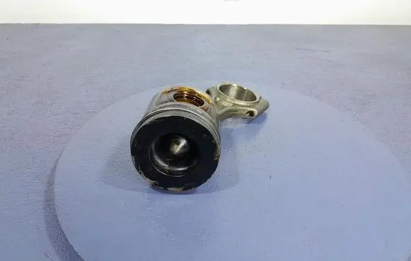 Piston