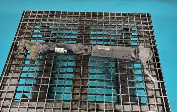 Rear shock absorber/damper