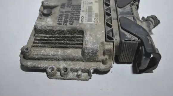 Opel Zafira B Engine control unit/module 55198922
