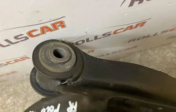 Volkswagen Polo V 6R Front lower control arm/wishbone 6R0407152F