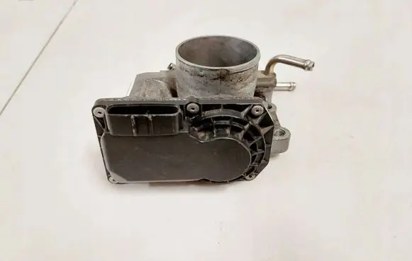 Toyota Avensis T250 Throttle body valve 22030-28050