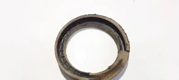Volvo V70 Front coil spring rubber mount 9157503