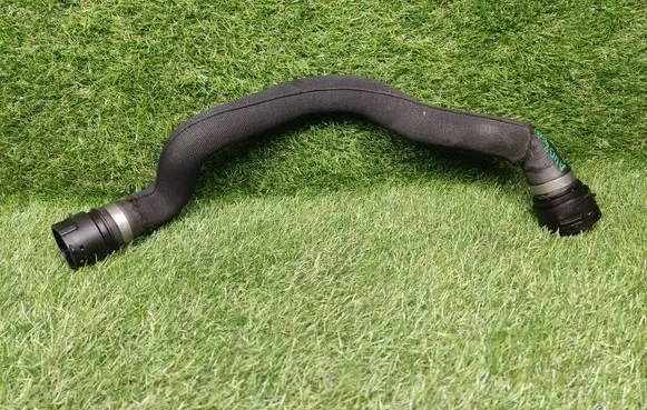 Audi A4 S4 B8 8K Engine coolant pipe/hose 8K0121101M