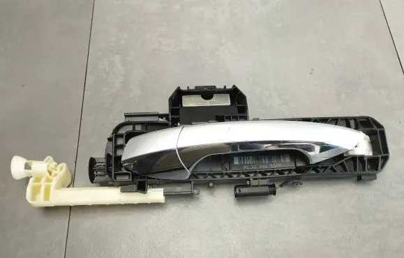 Mercedes-Benz CLS C218 X218 Rear door exterior handle/bracket A2047602534