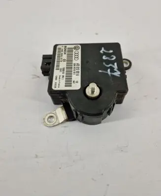 Audi A6 S6 C6 4F Power management control unit 4F0915181A