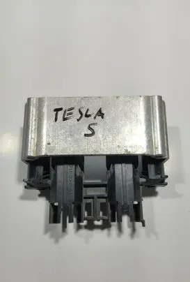 Tesla Model S Other engine bay part 100331100C 100331100C01