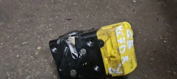 Volvo XC70 Front door lock