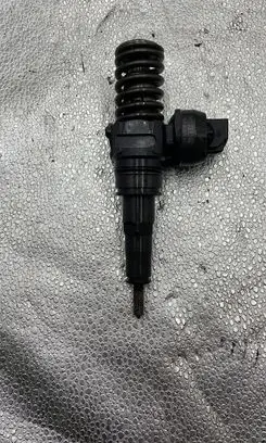 Audi A4 S4 B7 8E 8H Fuel injector 038130063BJ 82766