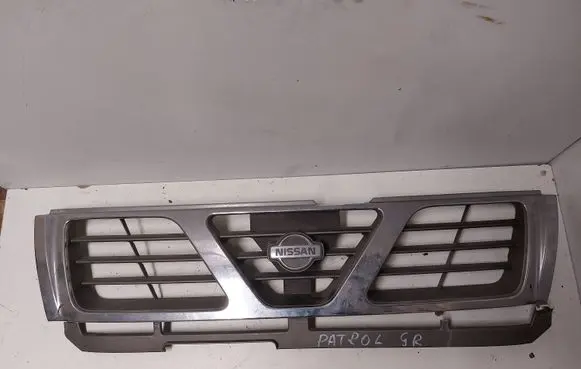 Nissan Almera Front bumper upper radiator grill 62310