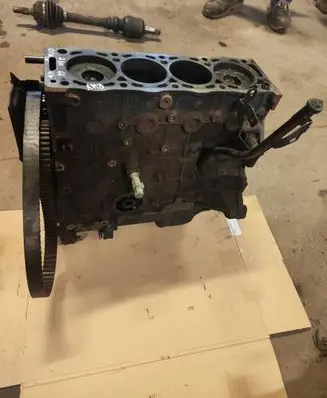 Citroen Xsara Picasso Engine block RHY