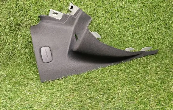 Mercedes-Benz C W204 (C) pillar trim A2046904126