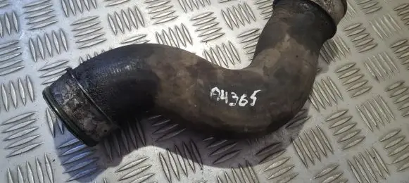 Volkswagen PASSAT B6 Intercooler hose/pipe 