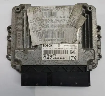Alfa Romeo Giulietta Engine control unit/module 51901465 0281017784