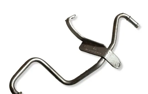 Volkswagen PASSAT B6 Coolant pipe/hose 03C121469D