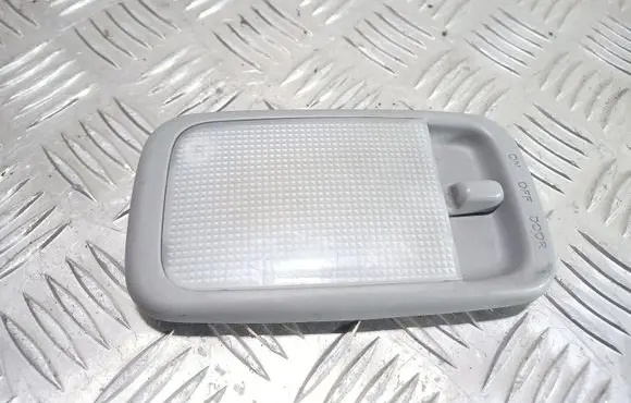 Toyota RAV 4 (XA20) Rear seat light