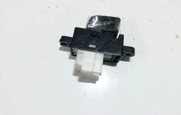Nissan X-Trail T30 Electric window control switch