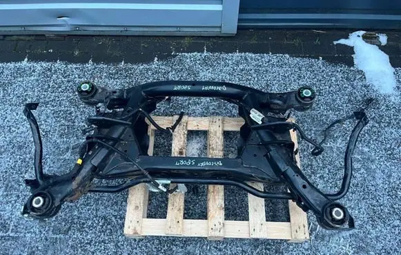 Land Rover Range Rover Sport L494 Rear axle beam 