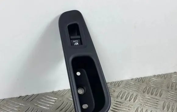 Jeep Renegade Electric window control switch
