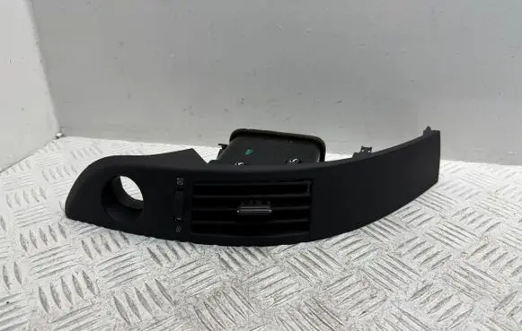 Toyota Corolla Verso AR10 Dashboard side air vent grill/cover trim 5567064010B0 5567064010