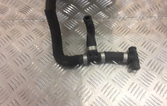 Volvo XC70 Engine coolant pipe/hose