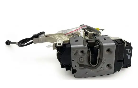 Mercedes-Benz Sprinter W907 W910 Front door lock A9077200300