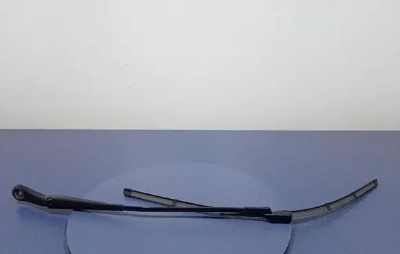 Opel Zafira C Front wiper blade arm 20812593