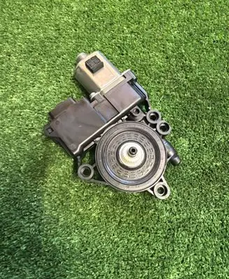 KIA Niro Front door window regulator motor 82460AT100