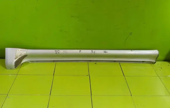 Mitsubishi Pajero Side skirt front trim 14U