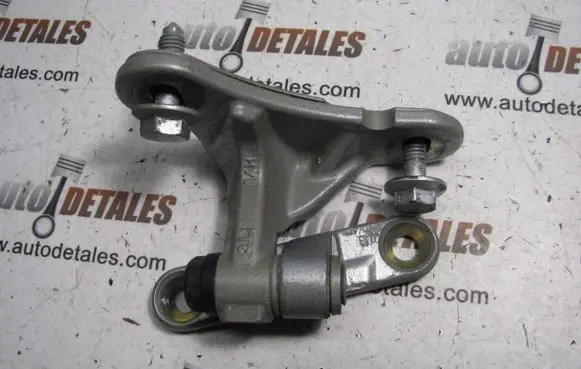 Mercedes-Benz A W169 Front door upper hinge