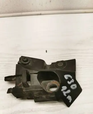 Front bumper mounting bracket