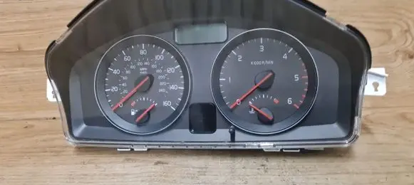 Volvo S40 Speedometer (instrument cluster) 31254779