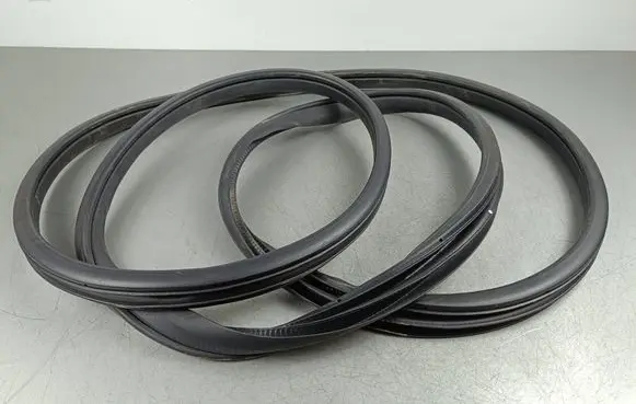 Mazda CX-9 Rear door rubber seal (on body) 