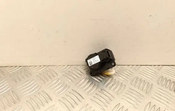 Citroen C4 III e-C4 Air flap motor/actuator 16000458