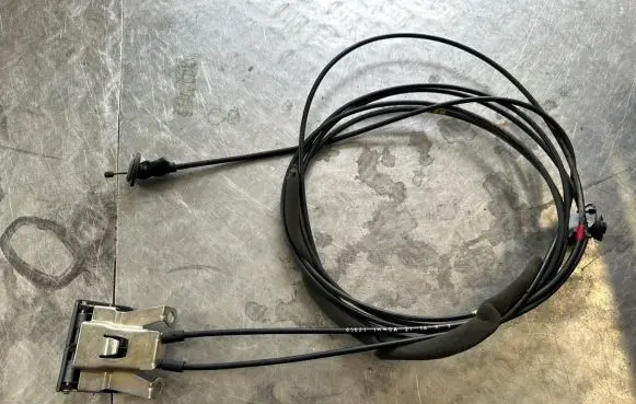 Nissan Juke I F15 Engine bonnet/hood lock release cable 656211KK0A