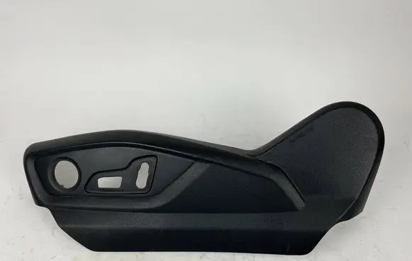 Audi Q7 4M Seat trim 4M0881325