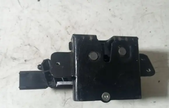 Opel Insignia A Loading door lock 