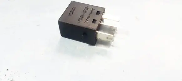 Mitsubishi Space Star Other relay MB953382