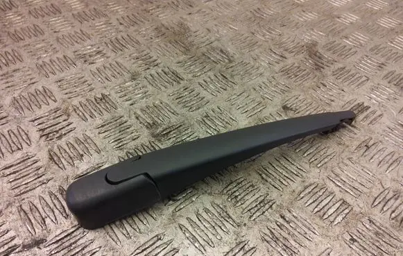 Hyundai ix35 Rear wiper blade arm 