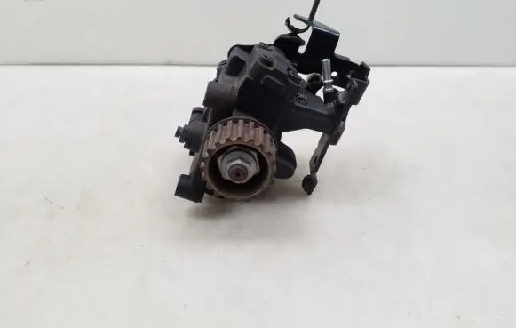Renault Megane IV Fuel injection high pressure pump 167003669R