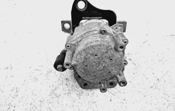 Ford Fusion II Engine mount bracket HP536F012 HP536F012BH Y050A
