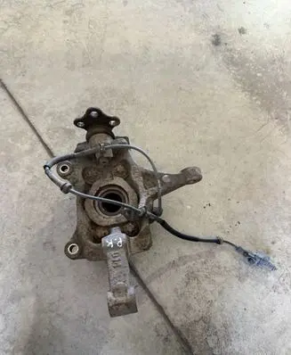Opel Vivaro Front wheel hub