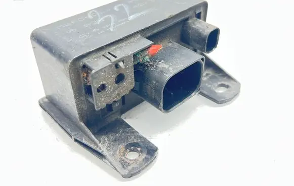 Glow plug pre-heat relay