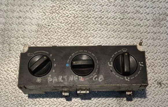 Peugeot Partner Climate control unit 654985L